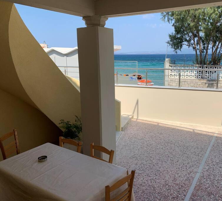 Blue Flag Award Winning Ormos Lo Beach: Home 1 Vrondádosz Kültér fotó